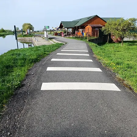 Batuv Kanal Babice1 Glamping * Babice